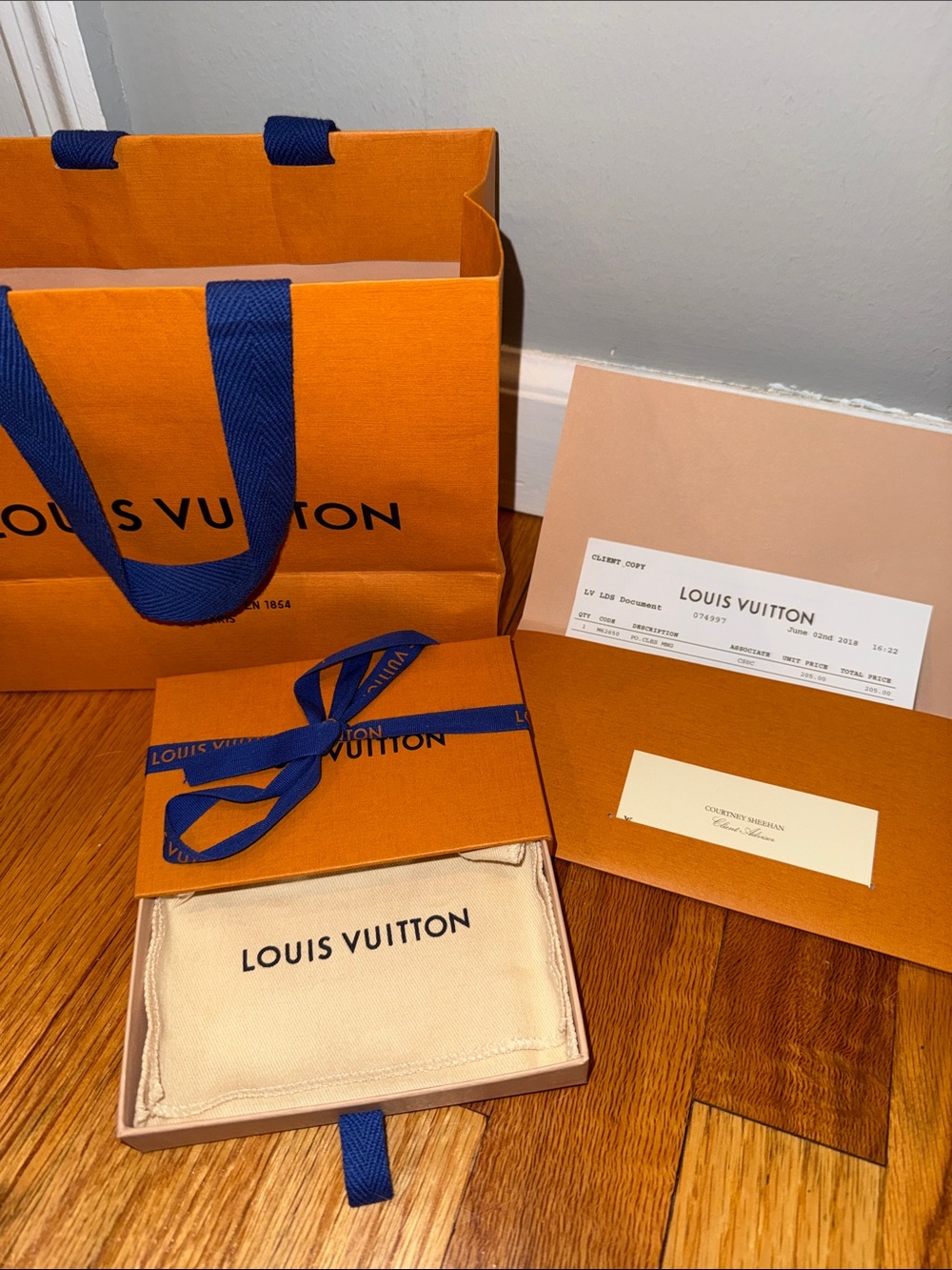 Louis Vuitton Keychain Wallet Wrapping